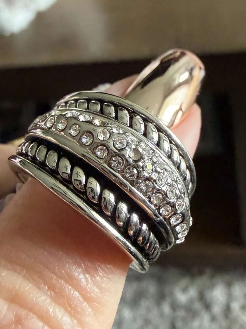 Sparkle Allure Antiqued Twist Womens 6 Crystal Pure Silver Over Brass Band